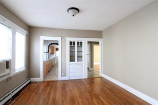 23 Bonner Ave, Unit 1 in Medford, MA - Building Photo
