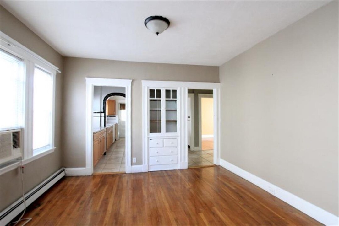 23 Bonner Ave, Unit 1 in Medford, MA - Building Photo