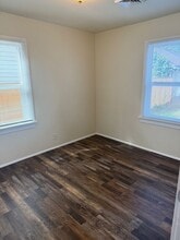 7045 N Omaha Ave in Portland, OR - Building Photo - Building Photo