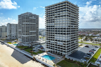 Ocean Ritz of Daytona in Daytona Beach, FL - Building Photo - Building Photo