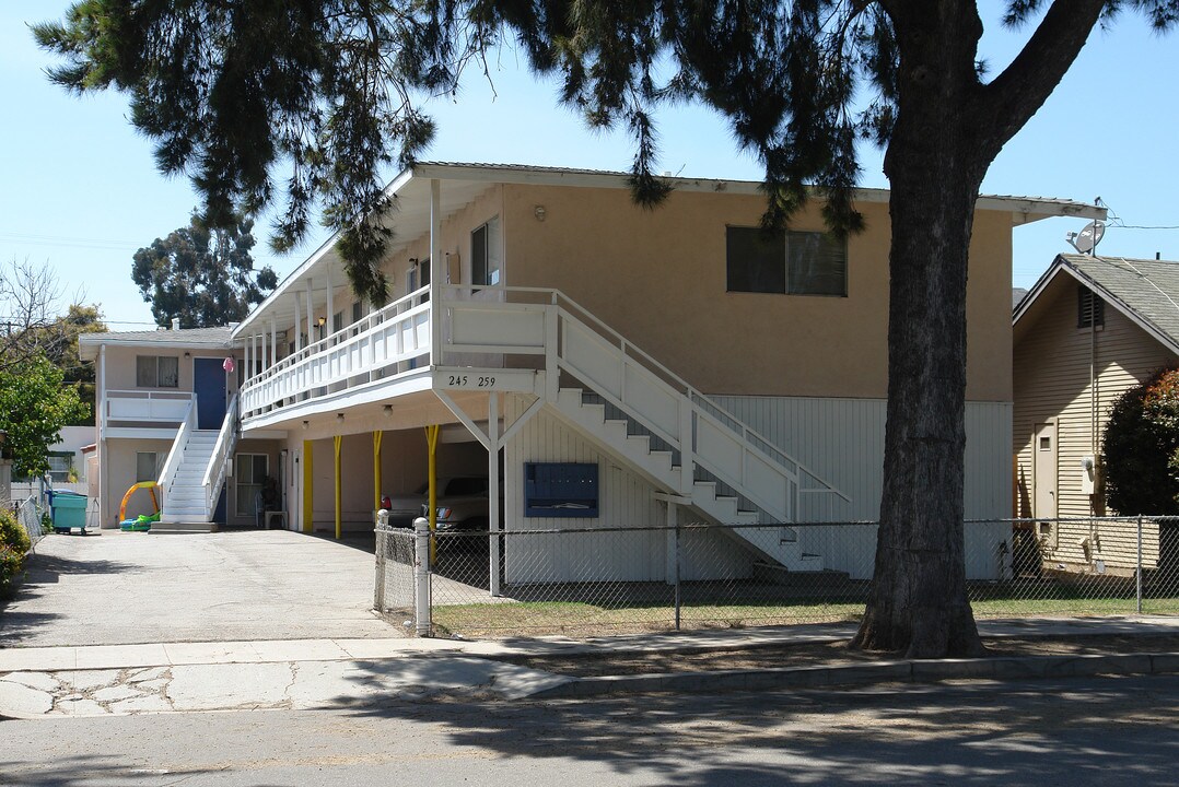 245-259 S Pacific Ave in Ventura, CA - Foto de edificio