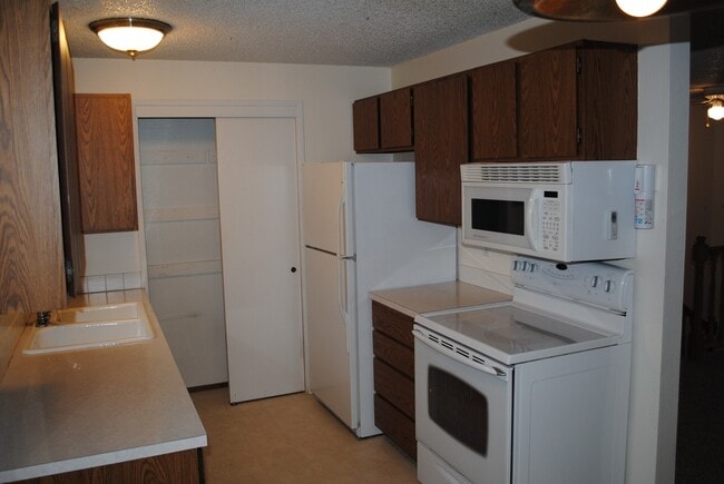 112 Ridgemont Dr in East Wenatchee, WA - Building Photo - Building Photo