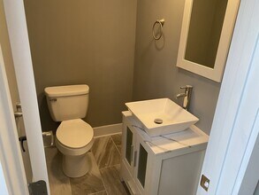 234 Santa Monica Blvd in Gallatin, TN - Building Photo - Building Photo