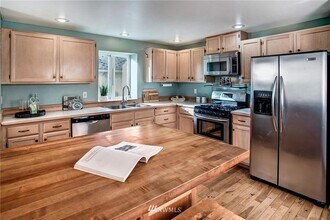 8513 8th Ave NW in Seattle, WA - Building Photo - Building Photo