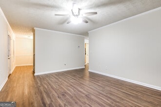 2585 Lake Royale Dr in Riverdale, GA - Building Photo - Building Photo