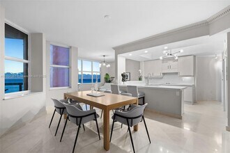 2100 N Ocean Blvd in Fort Lauderdale, FL - Foto de edificio - Building Photo