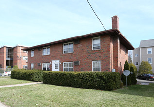 597 Burritt St in New Britain, CT - Building Photo - Building Photo