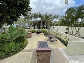 1015 Aoloa Pl in Kailua, HI - Building Photo - Building Photo