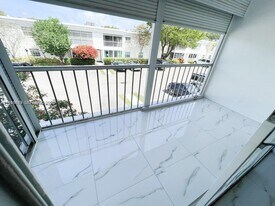 6395 Bay Club Dr in Fort Lauderdale, FL - Building Photo