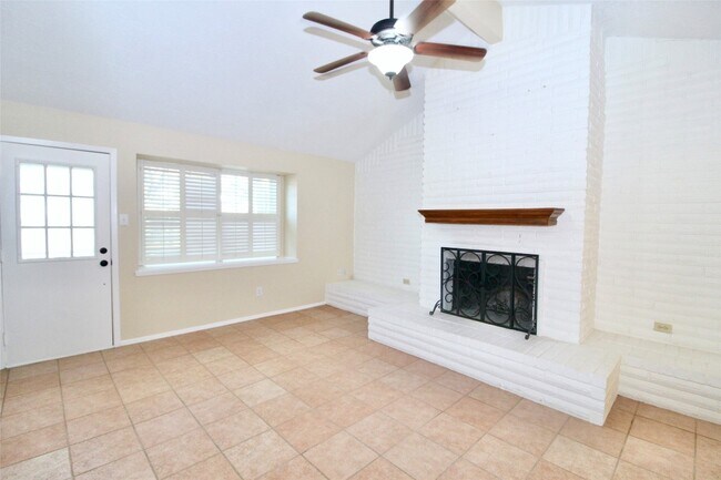 16731 Rippling Mill Dr in Sugar Land, TX - Building Photo - Building Photo