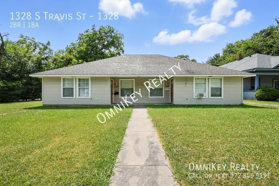 1328 S Travis St in Sherman, TX - Building Photo