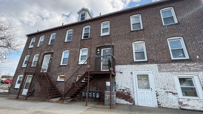 property at 21 West St