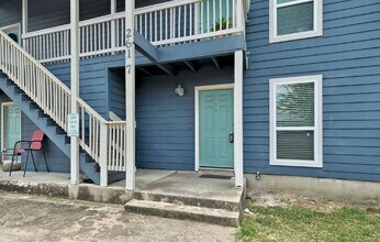 2617 Ektom Dr in Austin, TX - Building Photo - Building Photo