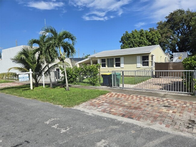 property at 330 SW 13th St