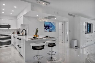 2501 S Ocean Dr, Unit 1515 in Hollywood, FL - Foto de edificio - Building Photo
