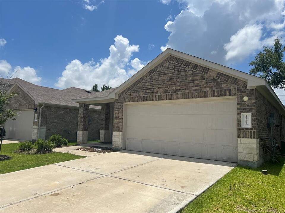 22923 Berthoud Trl in Spring, TX - Building Photo