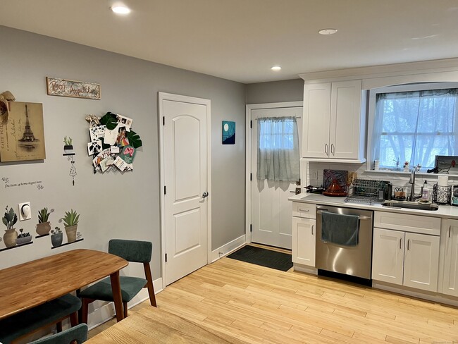 7 Dale St-Unit -2R in Stamford, CT - Building Photo - Building Photo