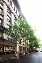 133 W 17th St in New York, NY - Building Photo - Building Photo