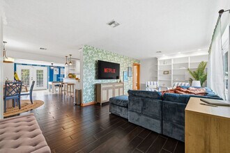 1132 Gershwin Dr in Largo, FL - Building Photo - Building Photo