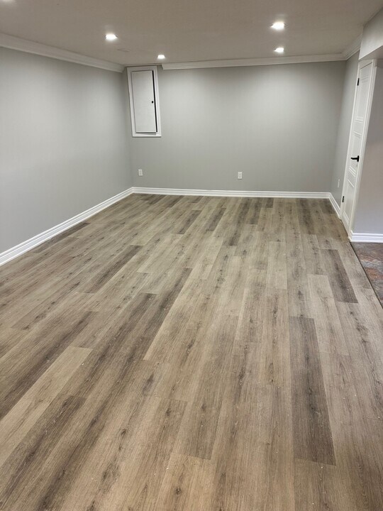 50 Elginfield Dr in Guelph, ON - Building Photo