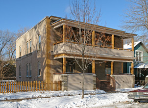 211 Grotto St in St. Paul, MN - Building Photo - Building Photo