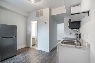 524 King St E in Hamilton, ON - Building Photo - Building Photo