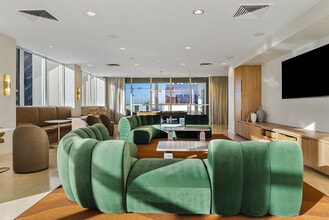 44 Monroe in Phoenix, AZ - Foto de edificio - Building Photo