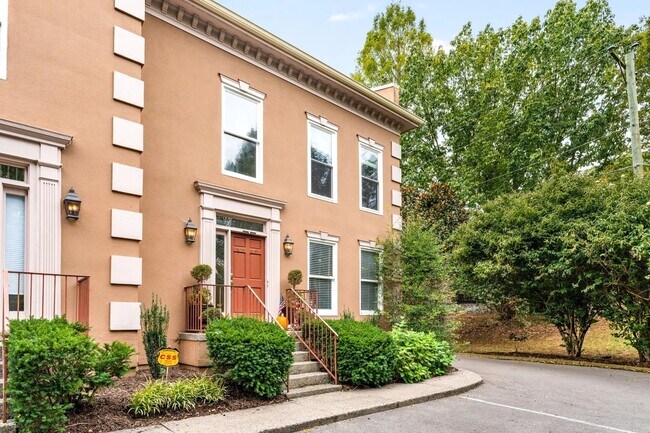3025 Woodlawn Dr in Nashville, TN - Building Photo - Building Photo