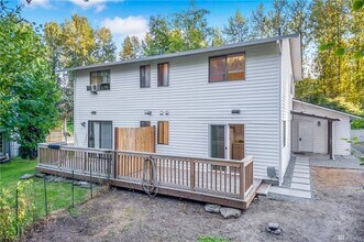 20512 Filbert Dr, Unit B in Bothell, WA - Building Photo - Building Photo