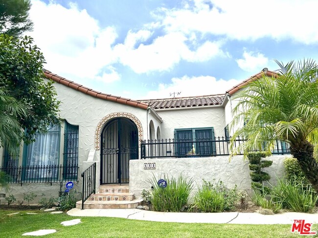 property at 621 S Highland Ave
