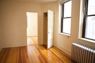 80 West Cedar St, Unit 2 in Boston, MA - Building Photo