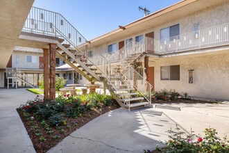 Tiki Aloha Apartments in Torrance, CA - Building Photo - Building Photo