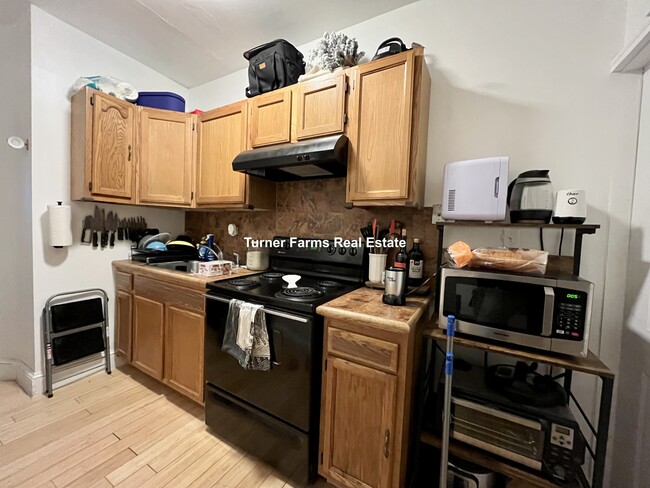 15 Higgins St, Unit A in Boston, MA - Building Photo - Building Photo