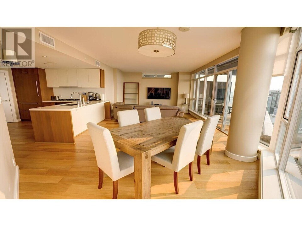 1372 Seymour St in Vancouver, BC - Building Photo