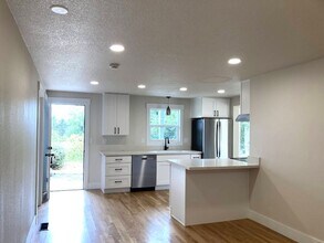 10535 NW Walters Ln in Portland, OR - Building Photo - Building Photo