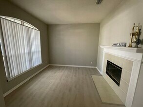 6746 NW 37th Ter in Gainesville, FL - Foto de edificio - Building Photo