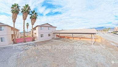 1444 Star Rd in Pahrump, NV - Foto de edificio - Building Photo