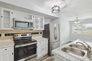 9805 Walnut St in Dallas, TX - Building Photo