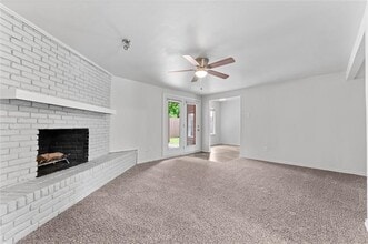 2810 Golfing Green Dr in Farmers Branch, TX - Building Photo - Building Photo