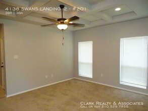 4138 Swans Landing-Unit -#201 in San Antonio, TX - Foto de edificio - Building Photo