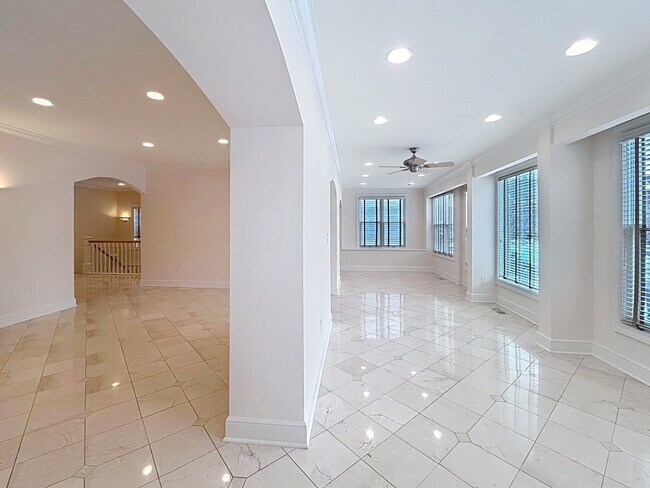 2033 Fairview, Unit 1