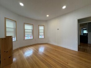 12 Quincy St in Medford, MA - Building Photo - Building Photo