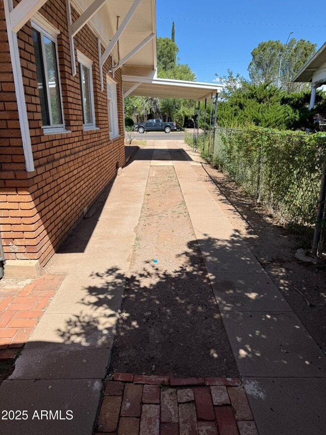 1249 E 10th St in Douglas, AZ - Building Photo - Building Photo