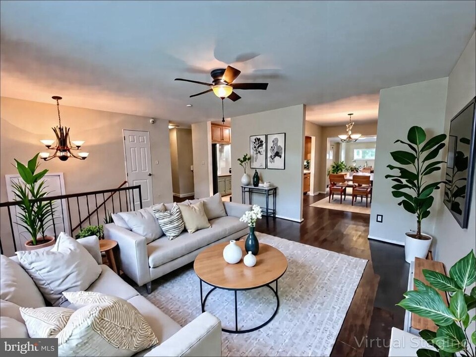 8702 Hamlin St in Summerfield, MD - Building Photo