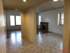 3721 Rockcastle Dr in Bakersfield, CA - Building Photo - Building Photo