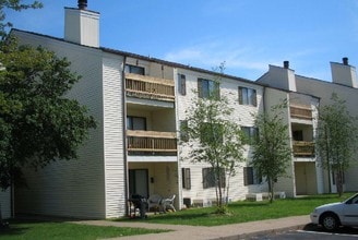 Foxfire West Apartments in Evansville, IN - Building Photo - Building Photo