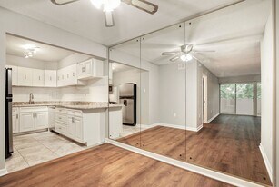 700 7th St SW in Washington, DC - Building Photo