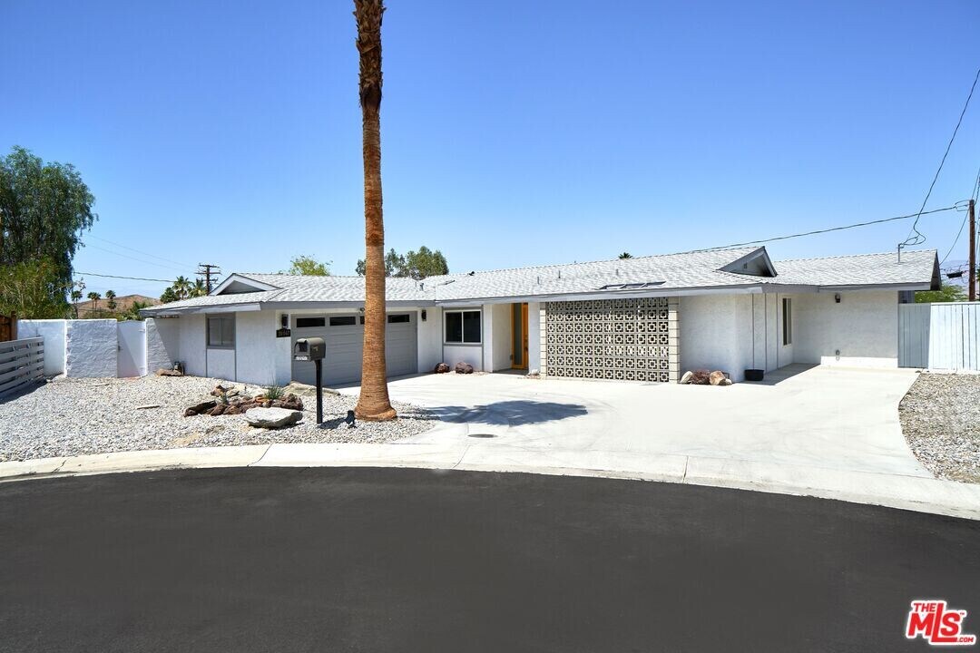39047 Sherry Cir in Cathedral City, CA - Building Photo