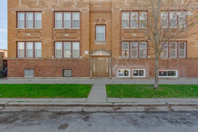 property at 6223 W Wabansia Ave