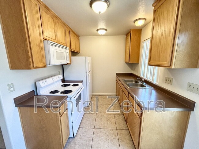 2935 Willowbrook Dr in Merced, CA - Foto de edificio - Building Photo